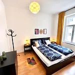 Cozy City Retreat - By Nahuen Suites